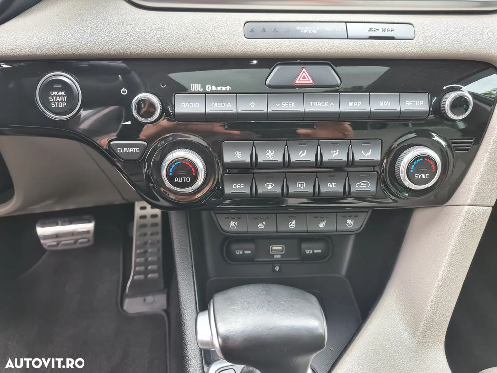 Kia Sportage 1.6 CRDI AWD Eco-Dynamics+ (48V M-H) DCT PLATINUM - 17