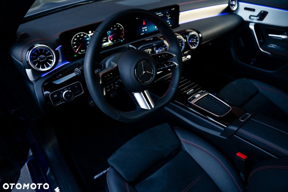 Mercedes-Benz CLA 220 mHEV 4-Matic AMG Line 8G-DCT - 30