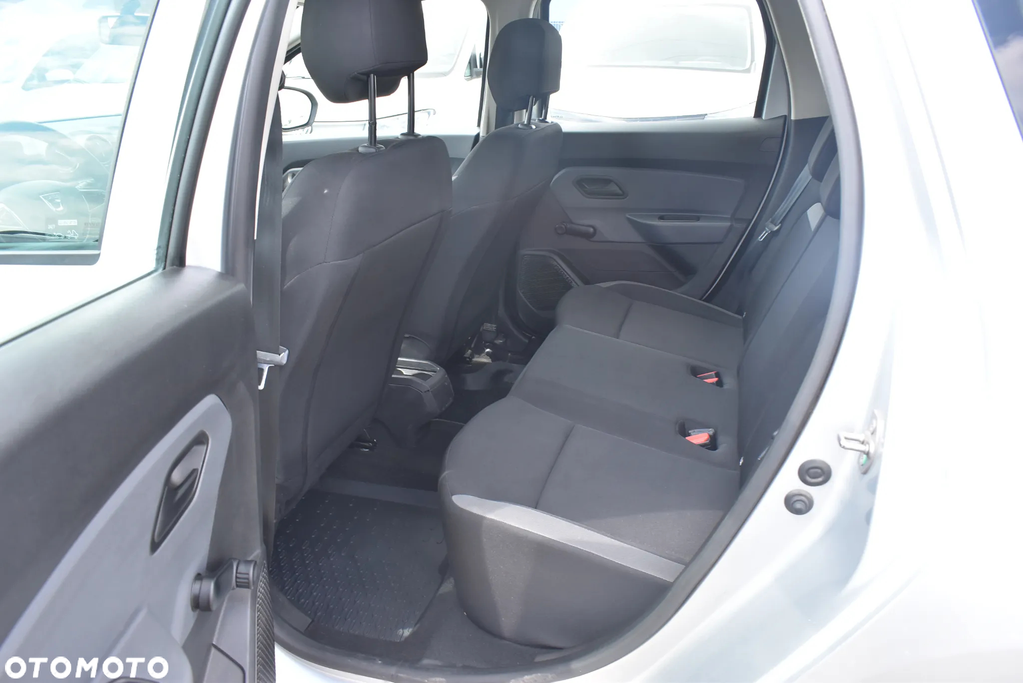 Dacia Duster 1.5 Blue dCi Essential 4WD - 12