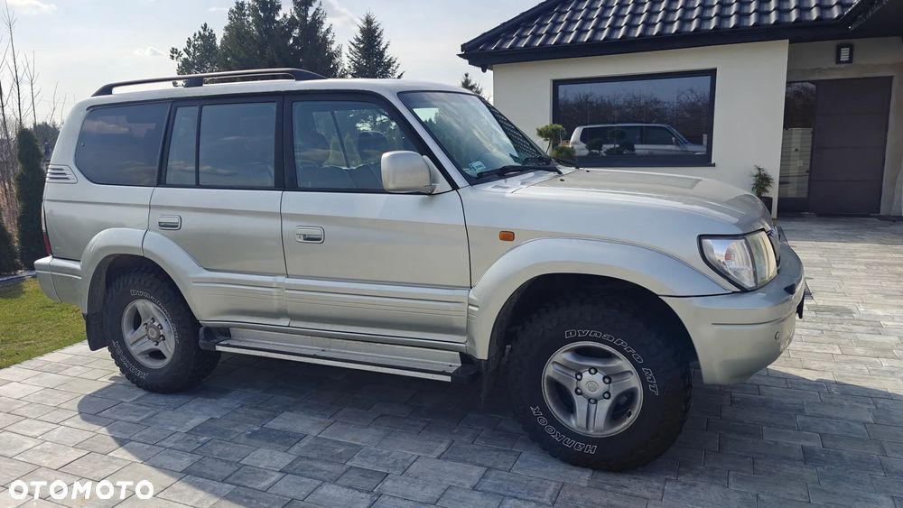 Toyota Land Cruiser - 3