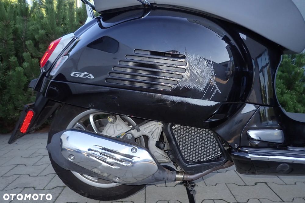 Vespa GTS - 17