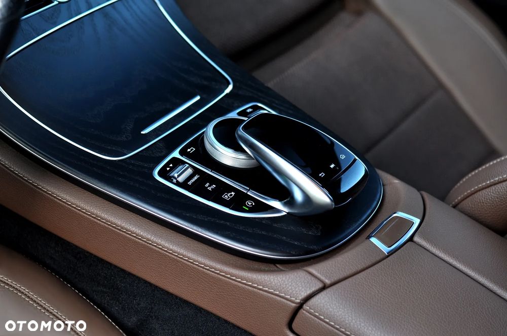 Mercedes-Benz Klasa E 220 d AMG - 29