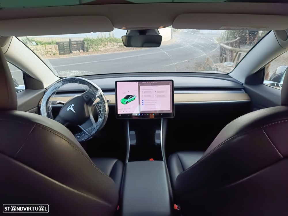 Tesla Model 3 AWD Dual Motor Performance — fotografia 17