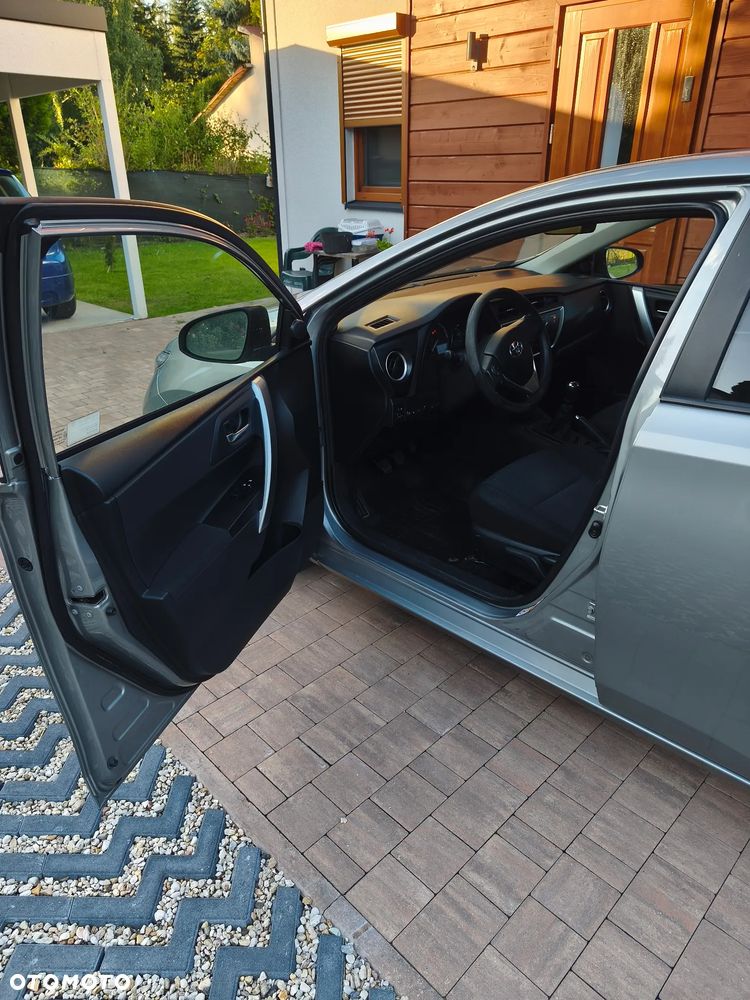 Toyota Auris 1.4 D-4D Active - 8