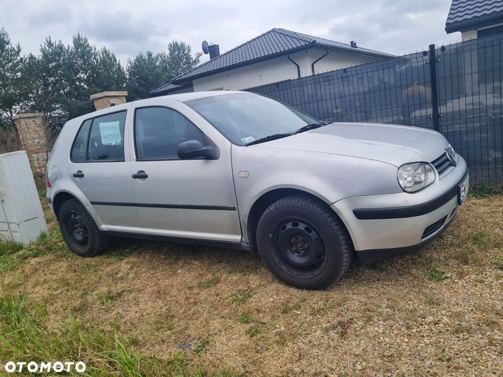 Volkswagen Golf - 2