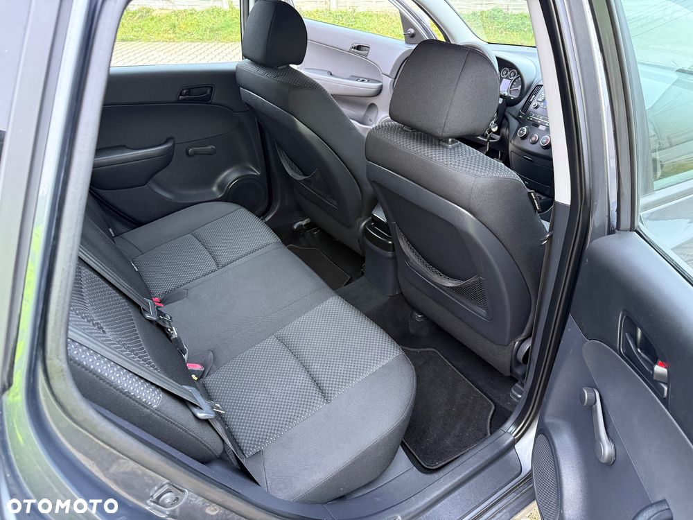 Hyundai i30 1.4 Blue Classic - 12