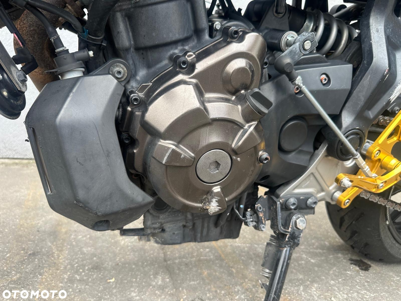 Yamaha MT - 12