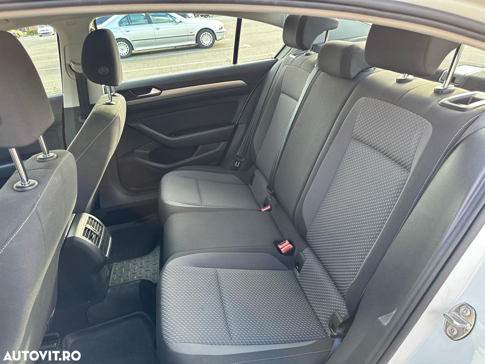 Volkswagen Passat - 18