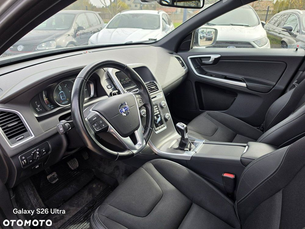 Volvo XC 60 D4 Momentum - 28