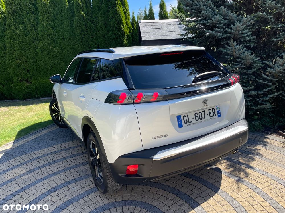 Peugeot 2008 BlueHDi 130 Allure S&S EAT8 - 26