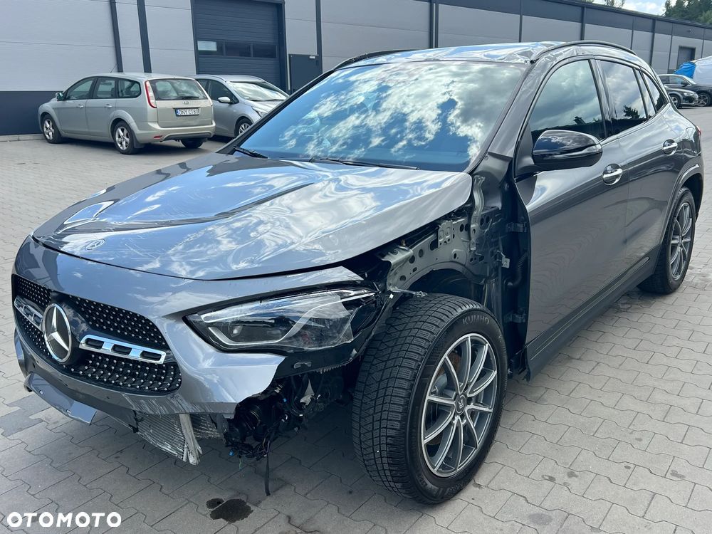 Mercedes-Benz GLA - 1