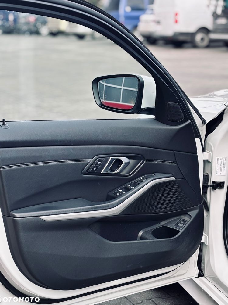 BMW Seria 3 318i Advantage - 11