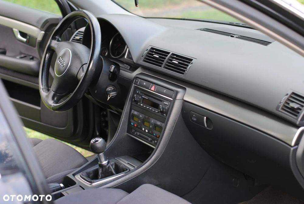 Audi A4 Avant 1.8T - 12