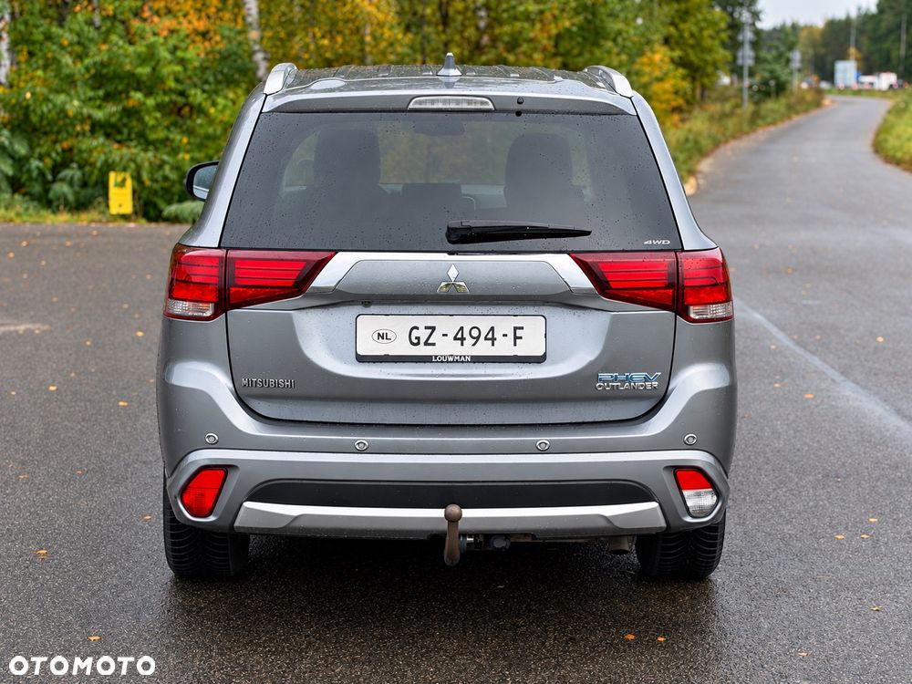 Mitsubishi Outlander - 22