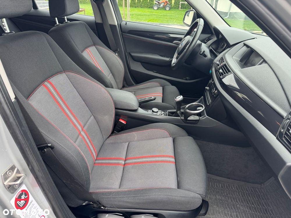BMW X1 sDrive18d Sport Line - 29