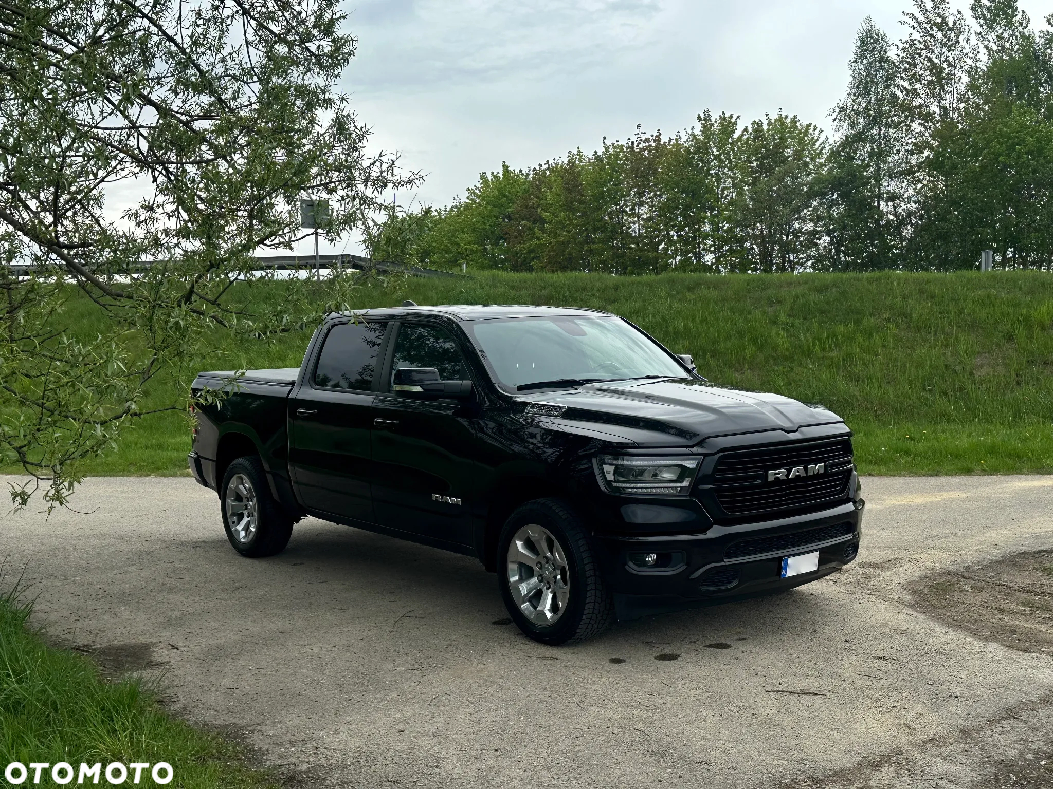 RAM 1500 Crew Cab Shortbed Bighorn - 17