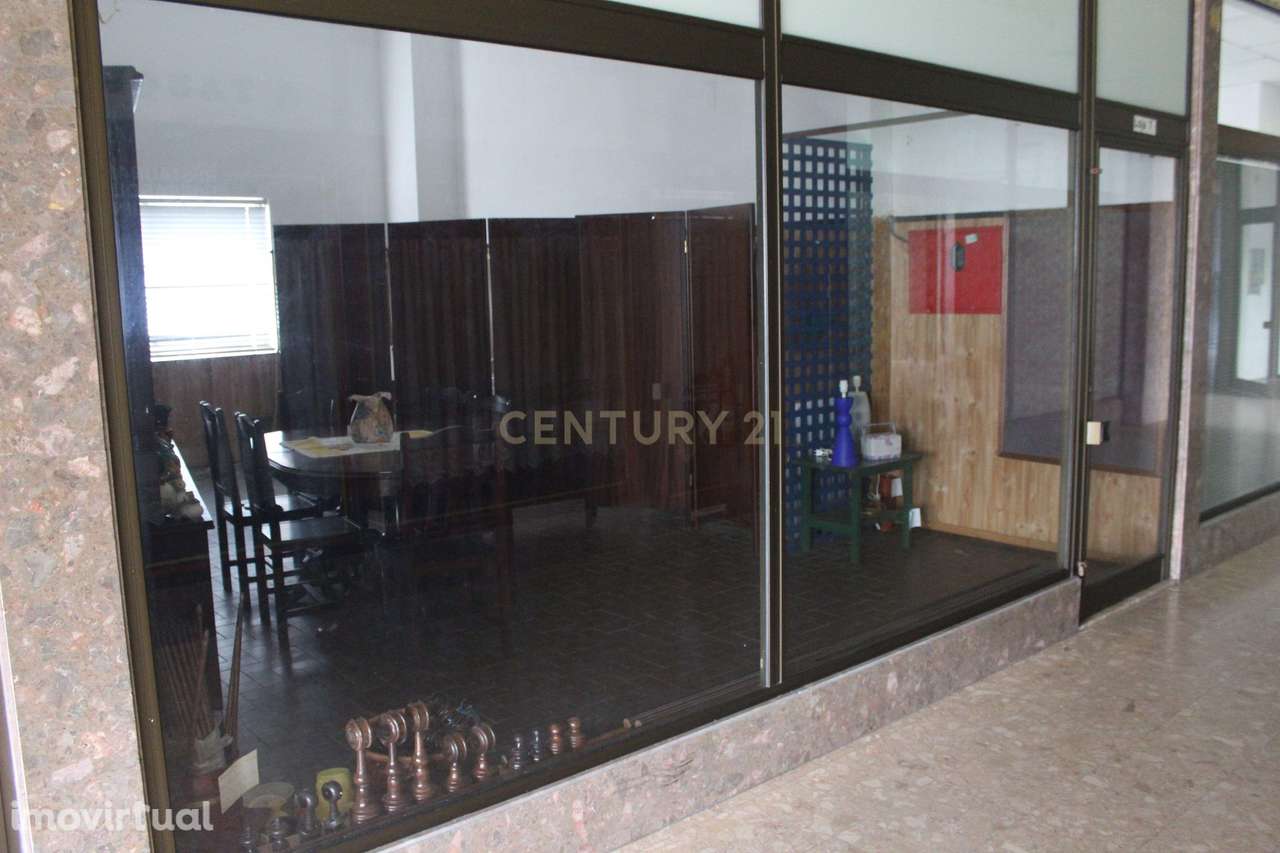 Loja no Centro da Cidade de Marinha Grande - Grande imagem: 2/3