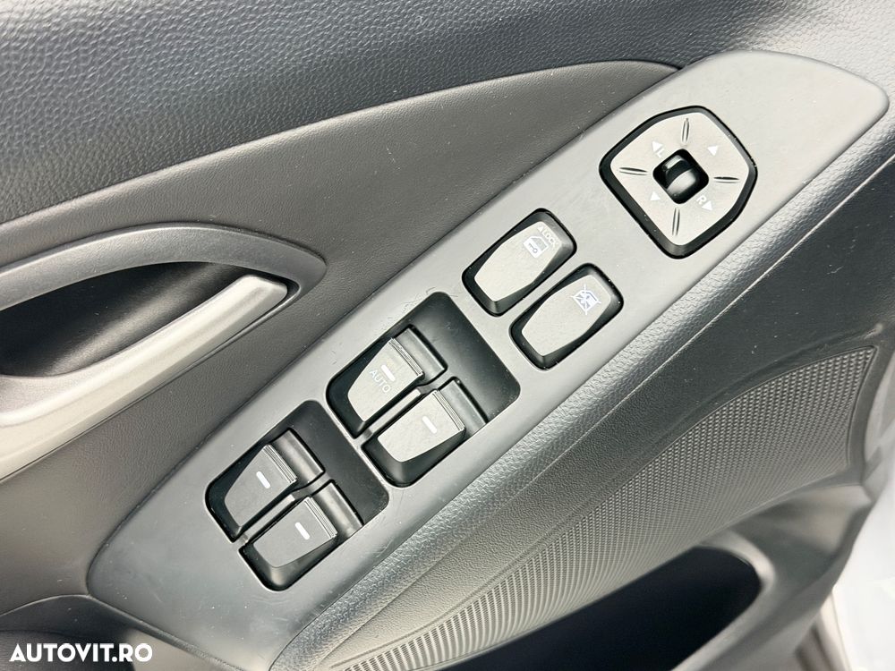 Hyundai ix35 2.0 2WD Automatik Style - 11