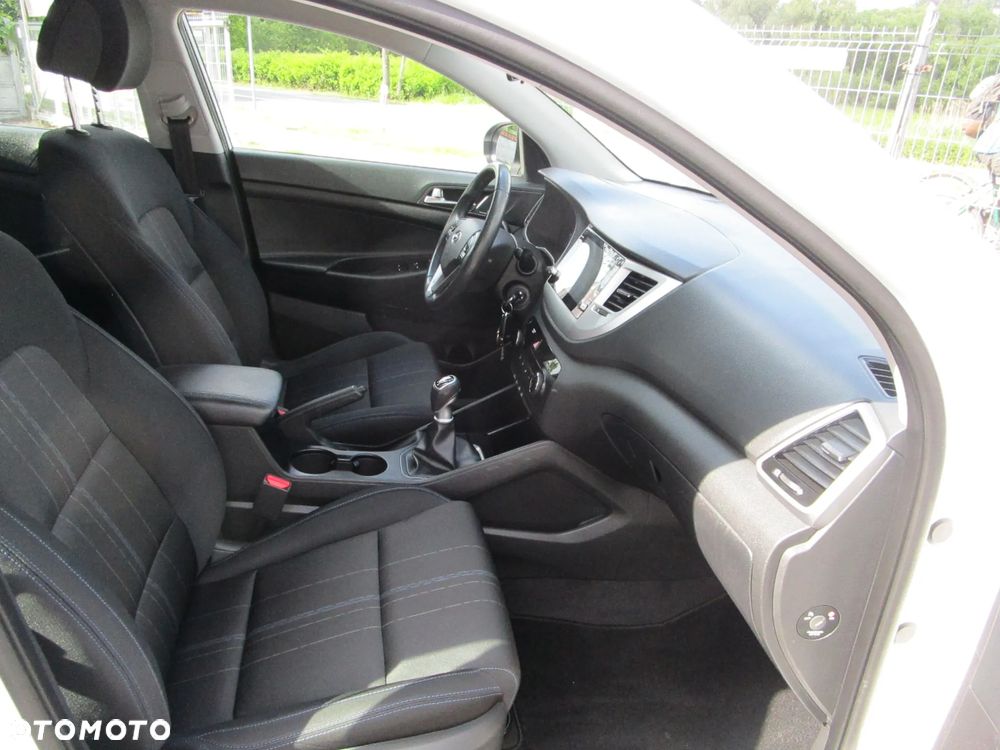Hyundai Tucson 1.6 GDI BlueDrive Classic 2WD - 24