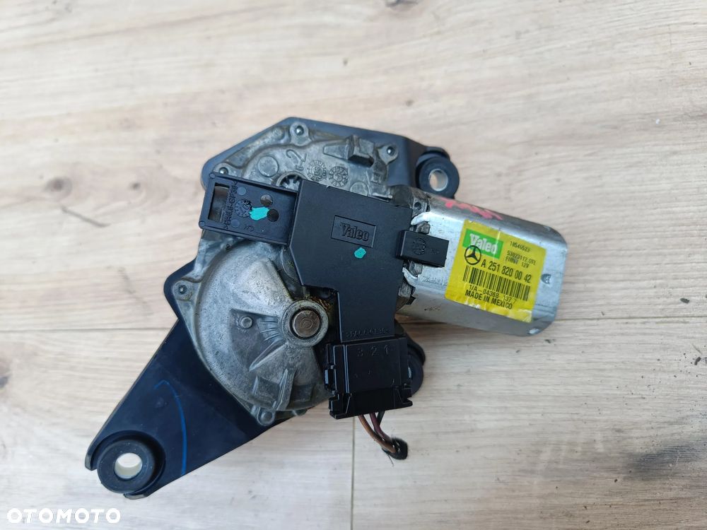 MERCEDES X164 GL W164 ML SILNICZEK WYCIERACZKI TYŁ TYLNEJ SZYBY A2518200042 - 1