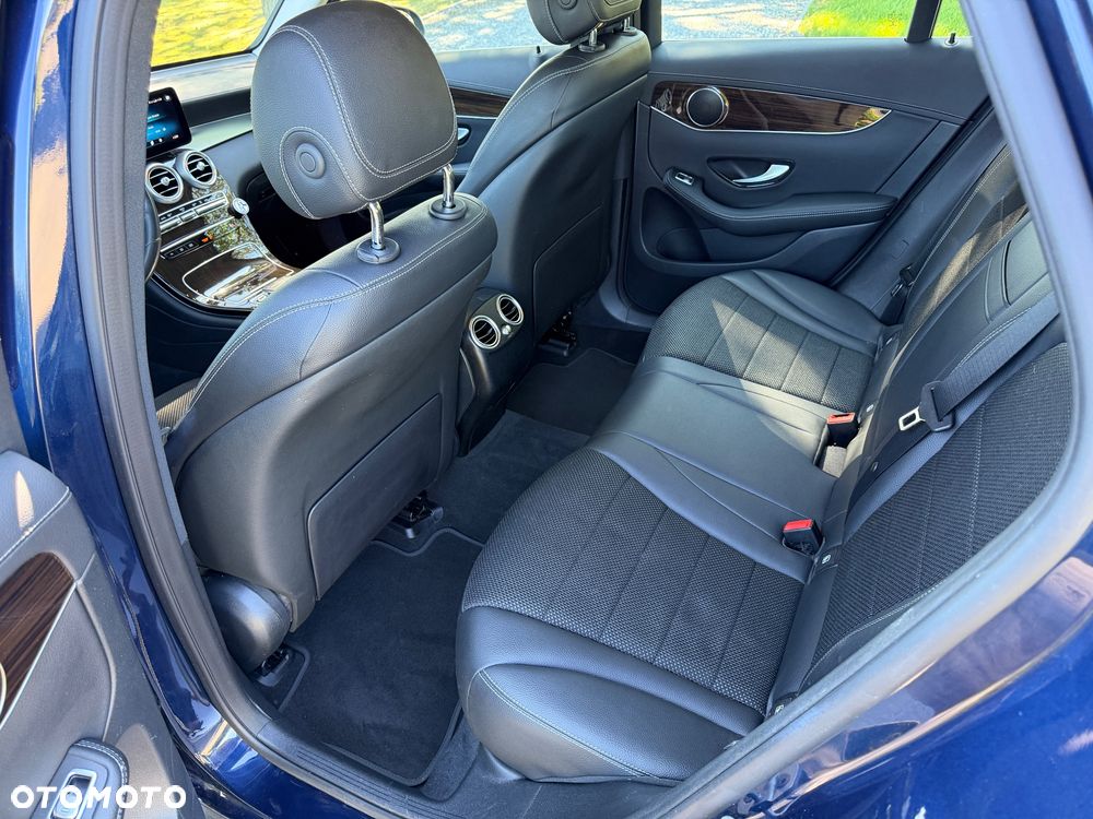 Mercedes-Benz GLC 300 de 4Matic 9G-TRONIC - 29