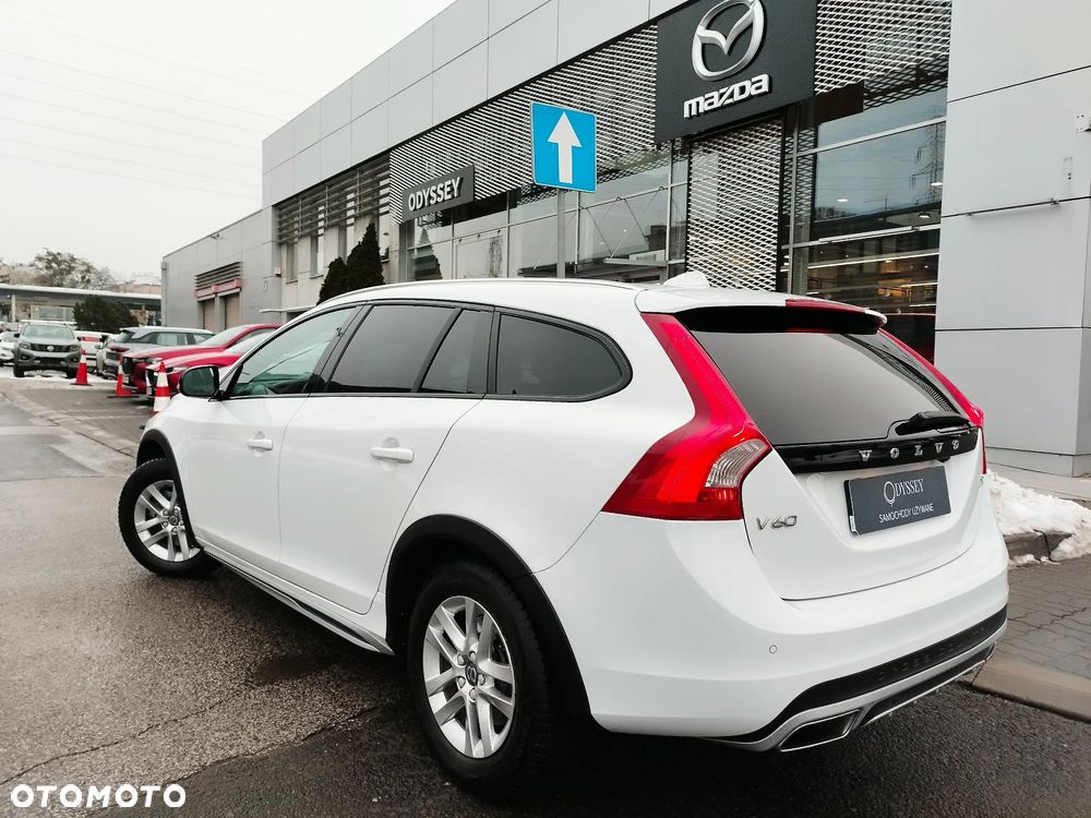 Volvo V60 Cross Country D3 Drive-E Momentum - 4