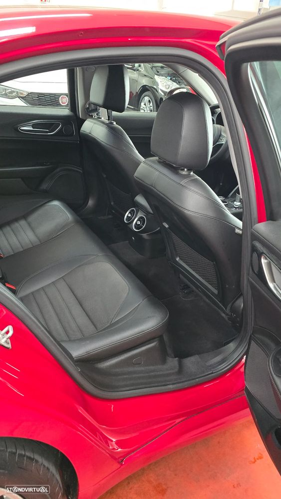 Alfa Romeo Giulia 2.2 D Sprint AT8 - 11