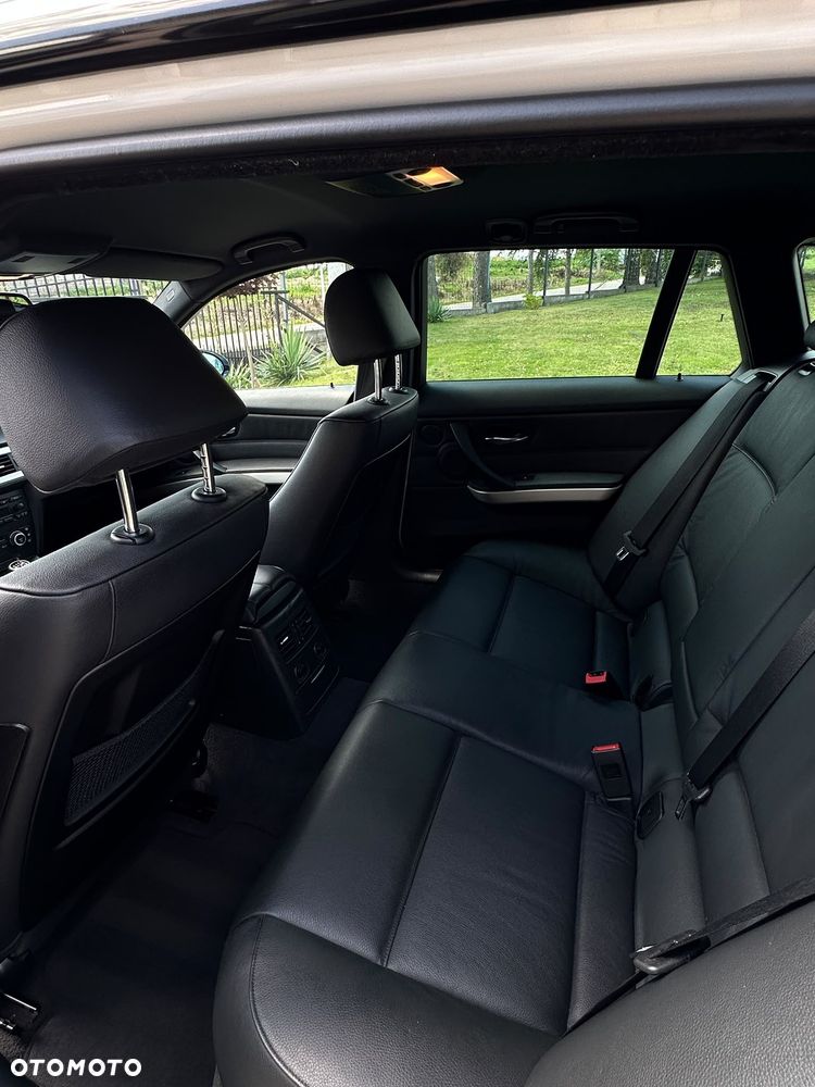 BMW Seria 3 325i - 14