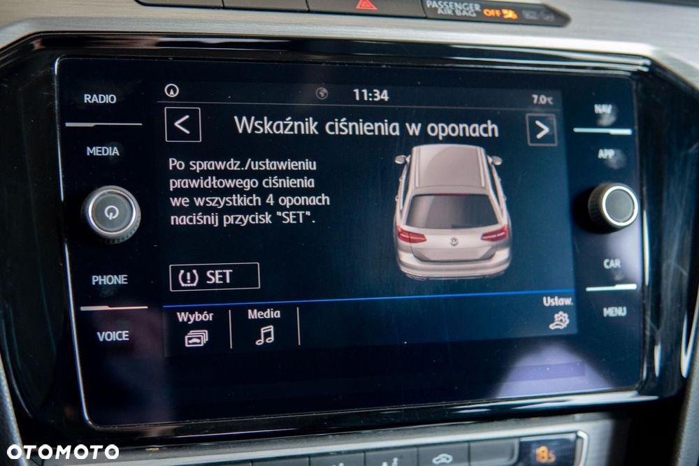 Volkswagen Passat - 20