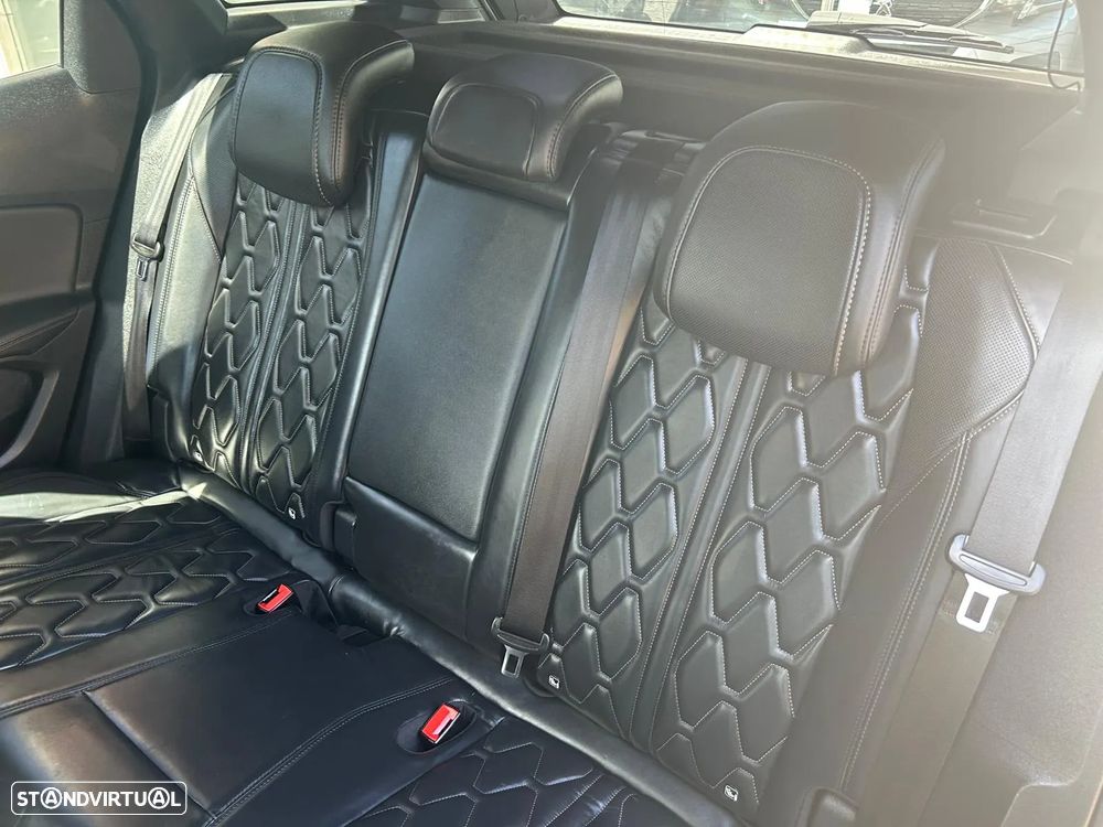 Peugeot 3008 1.6 Hybrid4 GT Line e-EAT8 - 28