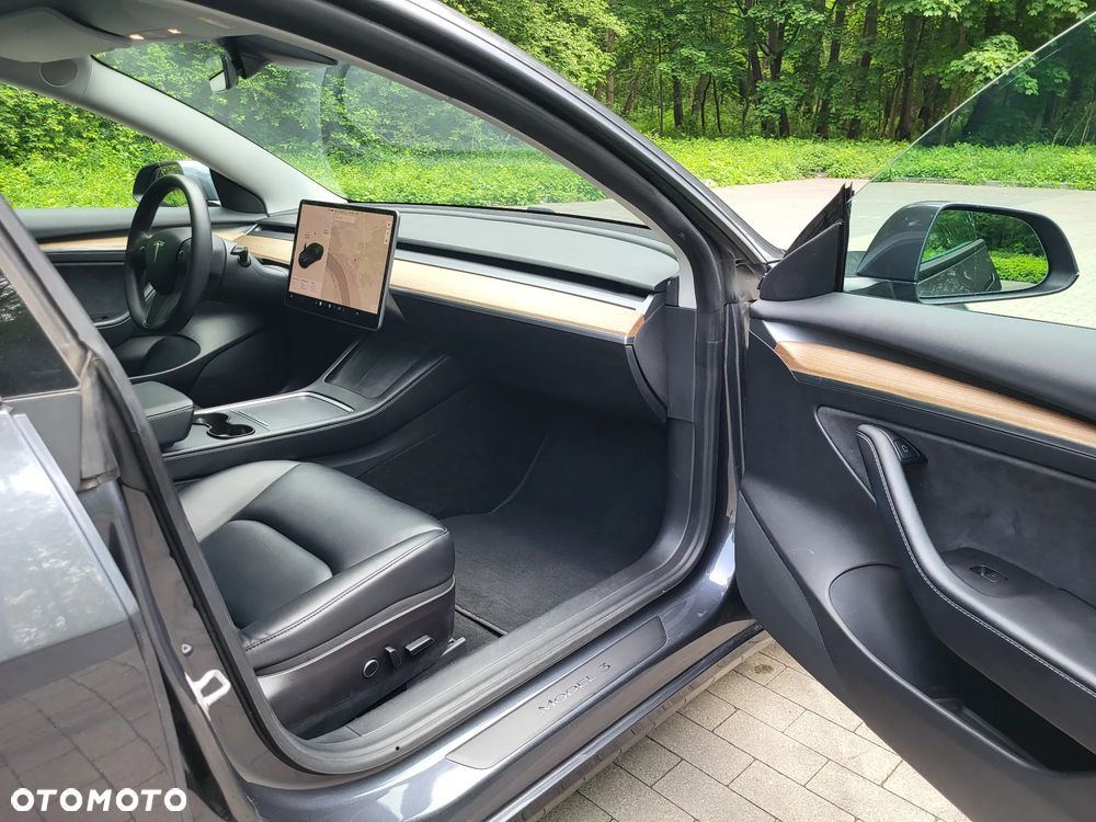 Tesla Model 3 - 18