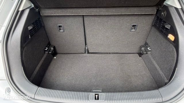 Audi A1 Sportback 1.6 TDI Advance Business Line - 32