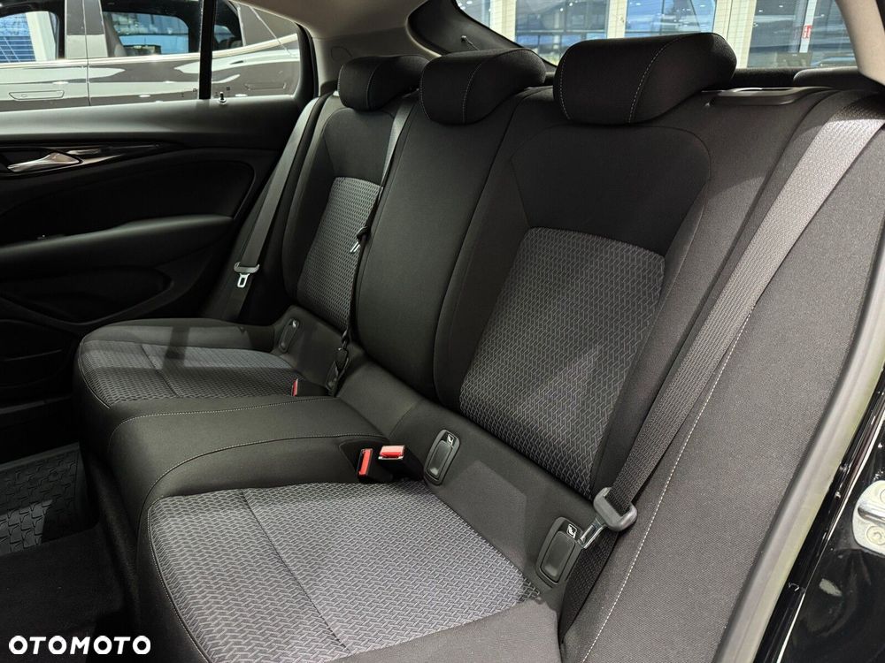 Opel Insignia - 13