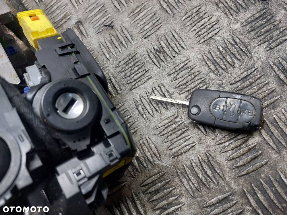 ZESTAW STARTOWY AUDI A3 8P 2.0 FSI 06F906056CP 8P0907279A 8P0920930G - 3