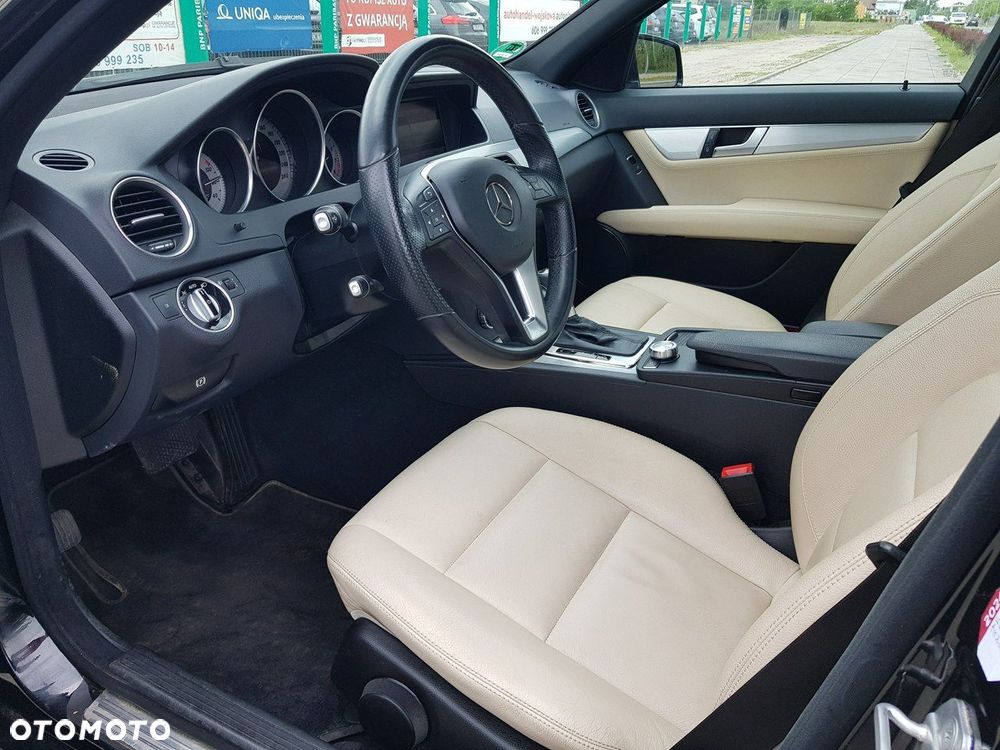 Mercedes-Benz Klasa C 250 CGI Automatik BlueEFFICIENCY Avantgarde - 9