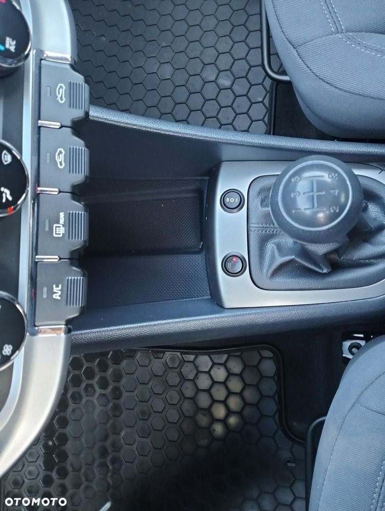 Kia Rio - 16