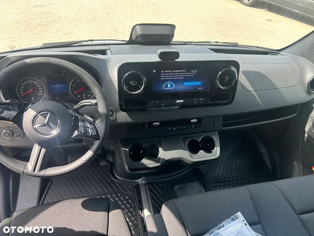 Mercedes-Benz Sprinter - 8