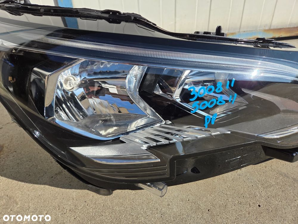 Lampa przednia prawa zwykła  Peugeot 3008 II 5008 II NOWA - 4
