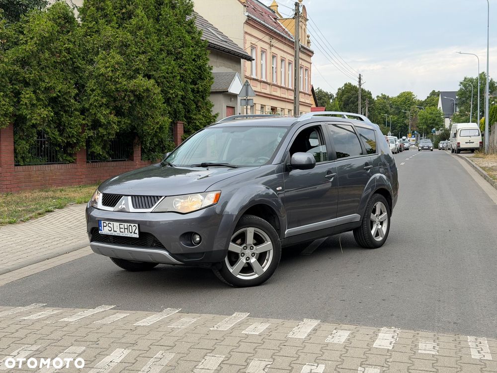 Mitsubishi Outlander 2.0 DID Instyle NAVI - 4