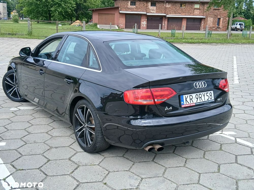 Audi A4 Limousine - 3