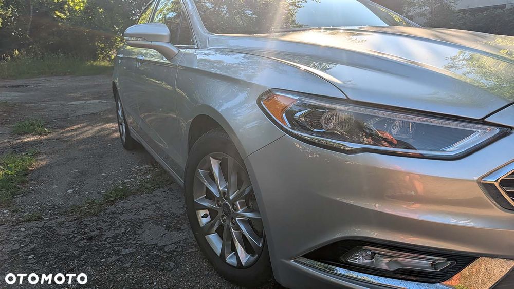 Ford Fusion - 12