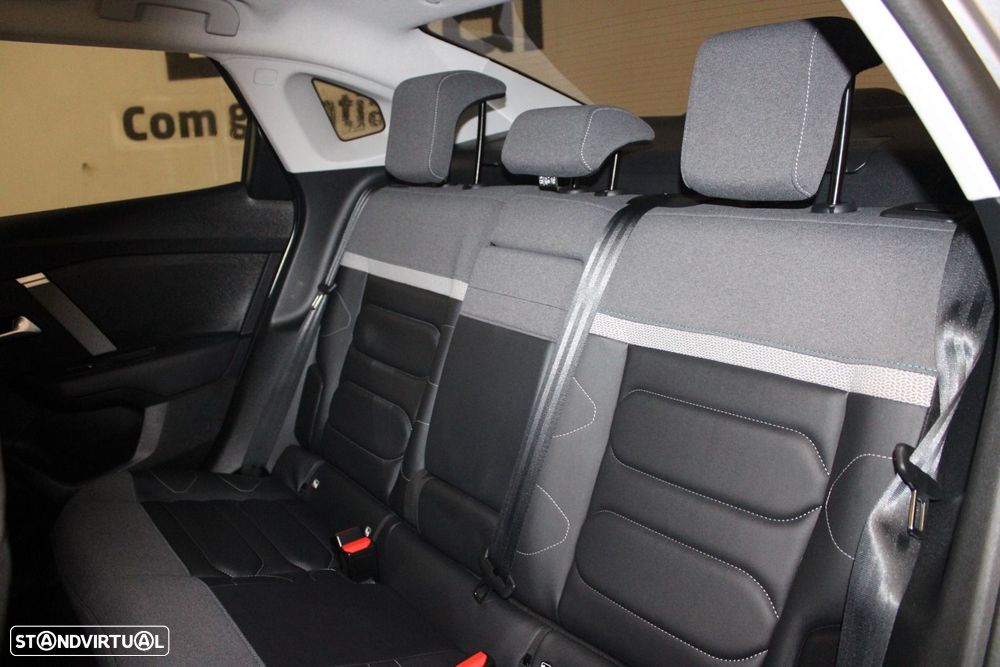 Citroën C4 X 1.2 PureTech Max EAT8 - 32