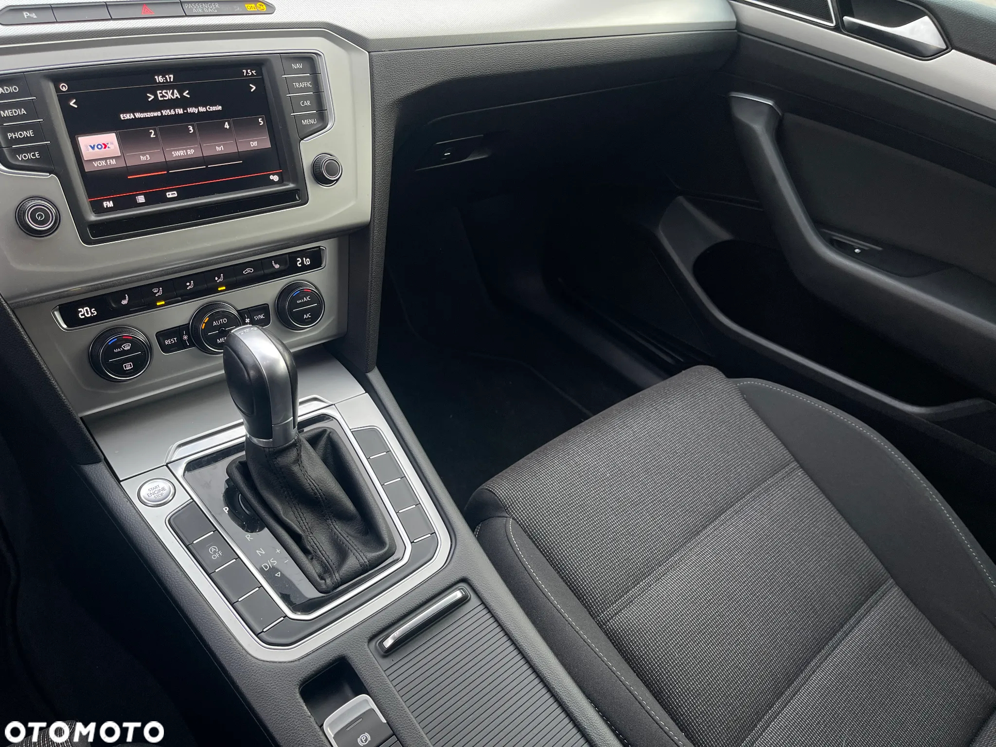 Volkswagen Passat 2.0 TDI BMT Comfortline DSG - 10