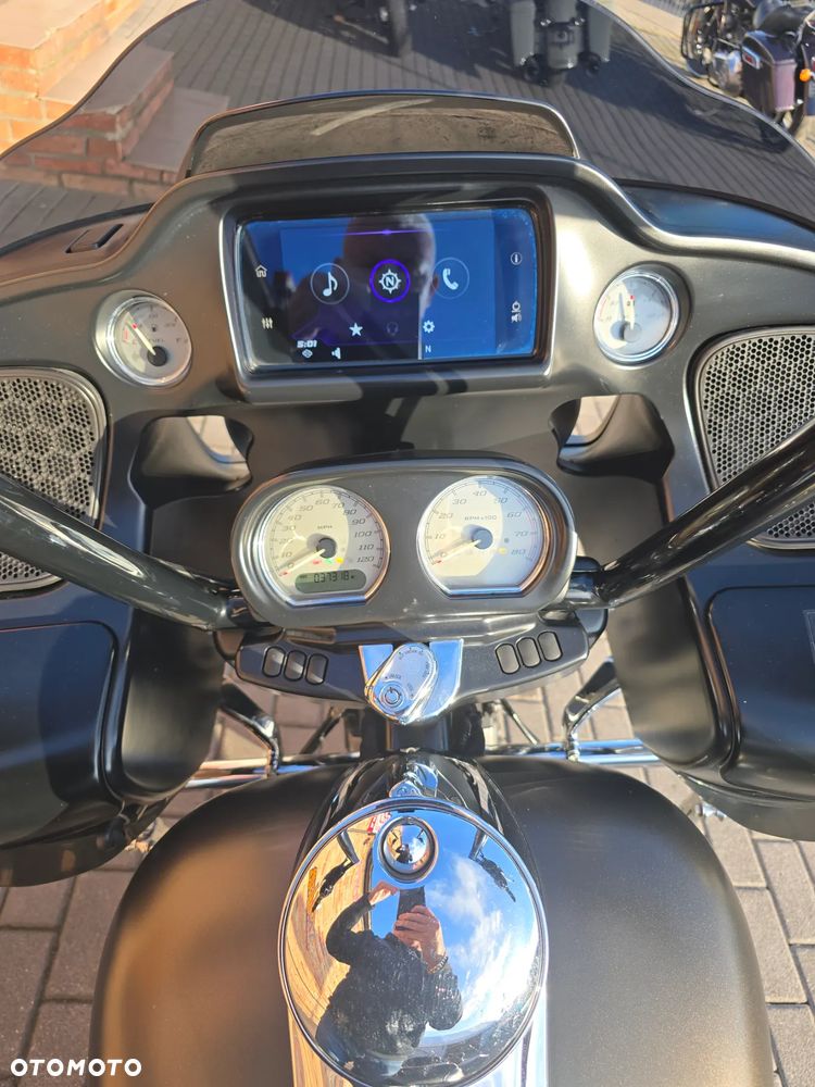 Harley-Davidson Touring Road Glide - 28