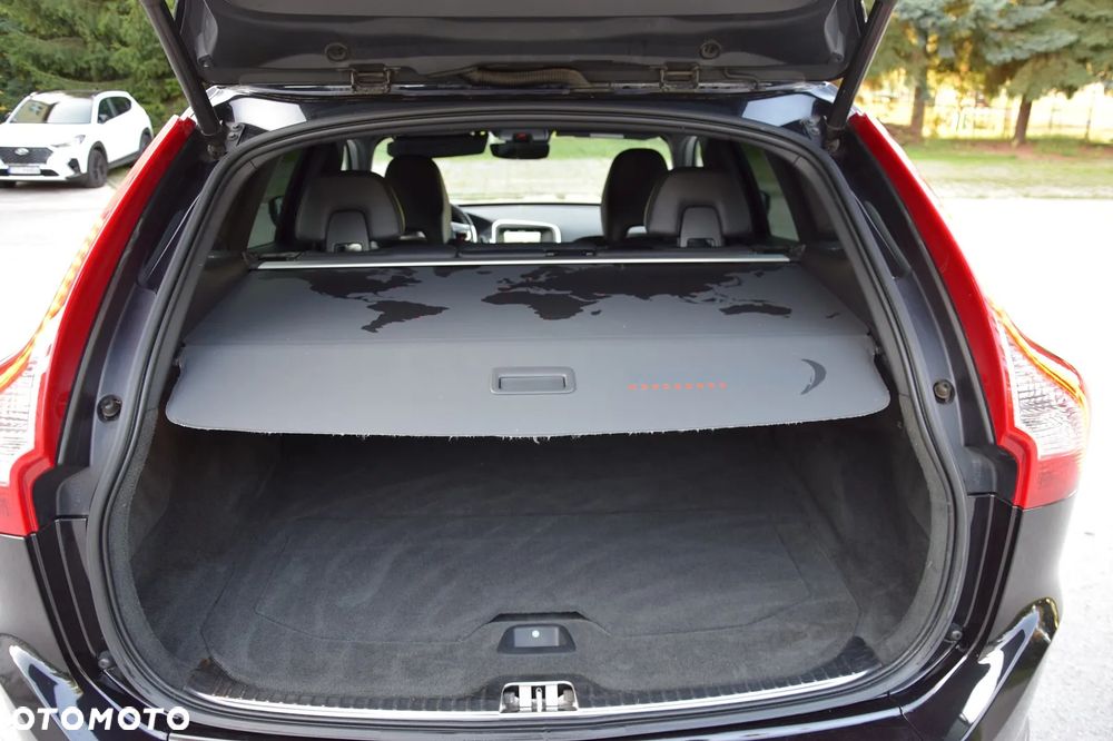 Volvo XC 60 D5 AWD Ocean Race - 29