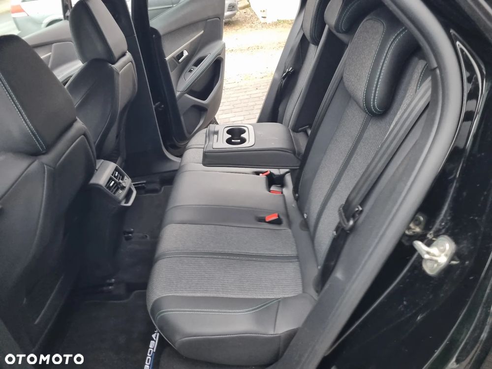 Peugeot 3008 1.2 PureTech Allure S&S EAT6 - 22