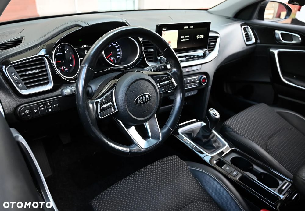 Kia XCeed - 28