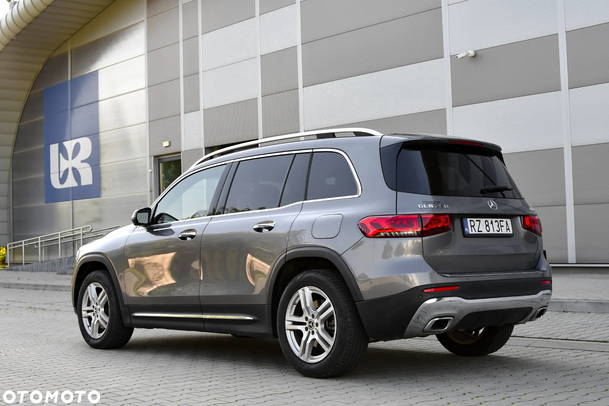 Mercedes-Benz GLB 250 4-Matic 8G-DCT - 4