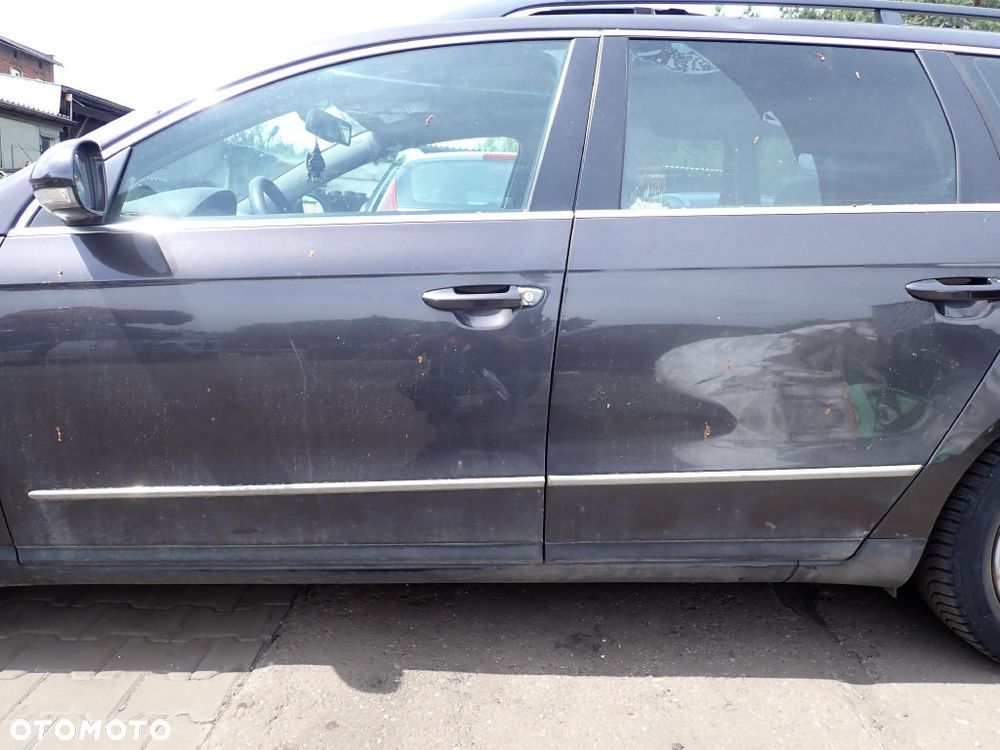 CZĘŚCI - Vw Passat B6 1,9TDI 105KM BXE KOMBI 5B JCX lakier LC8Z  2007r. INDEX - 10046 - 5