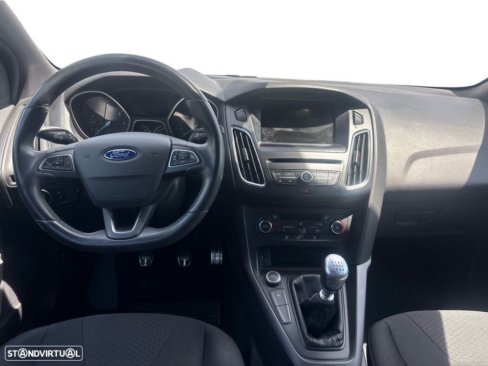 Ford Focus 1.5 TDCi ECOBlue ST-Line - 11